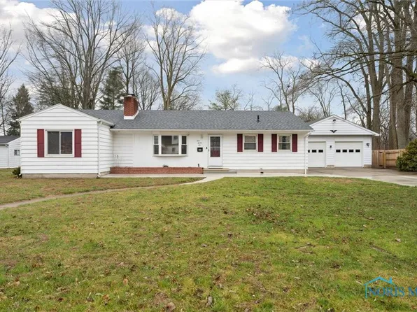 121 Forrester Ave, Swanton, OH 43558