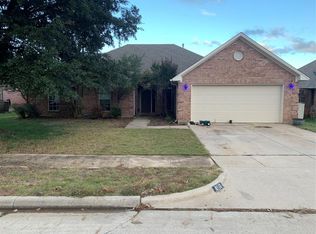 6112 Shady Cove Ct, Fort Worth, TX 76180