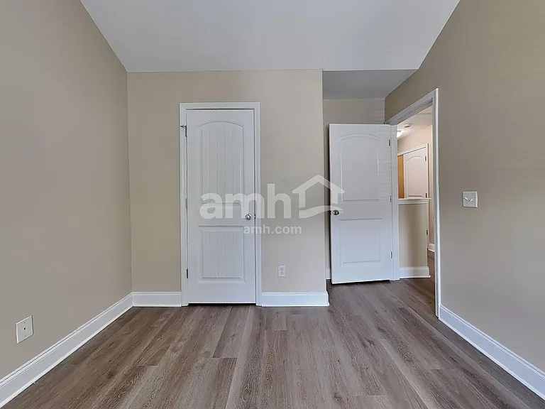 83 Ristona Dr — Photo 15