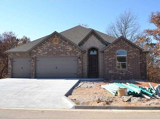 12207 Greenstone Dr, Bentonville, AR 72712