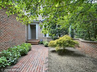 4 Gate Post Ct, Potomac, MD 20854