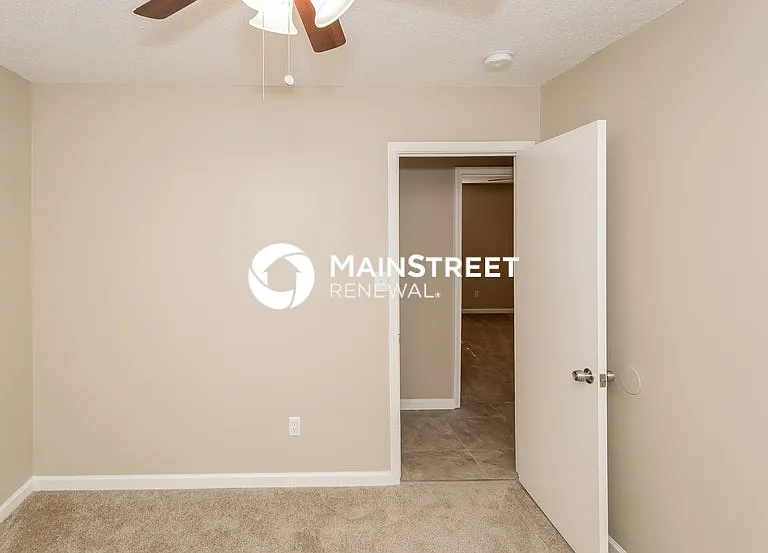 525 Oak Crest Dr — Photo 9