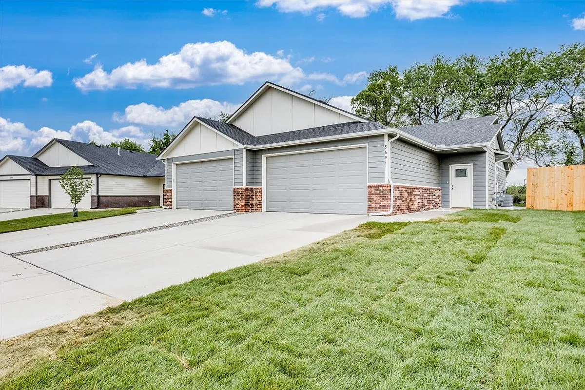 3 bed, 1265 sqft, $1,595 — Photo 1
