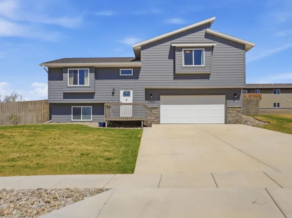 3300 Enfield Loop Rd, Rapid City, SD 57703