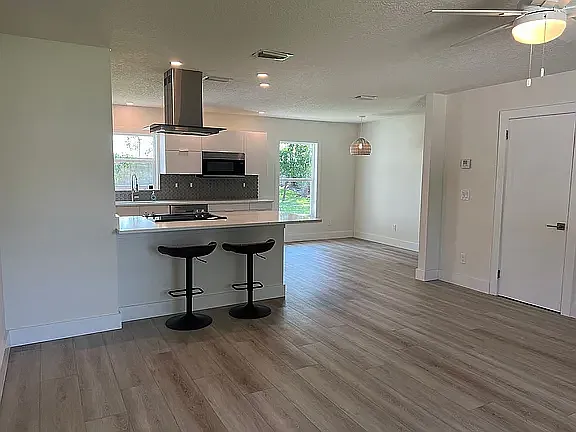 3 bed, 1596 sqft, $1,950 — Photo 3