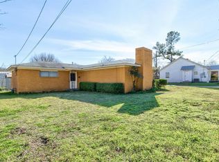 407 W 3rd St, Cleburne, TX 76033