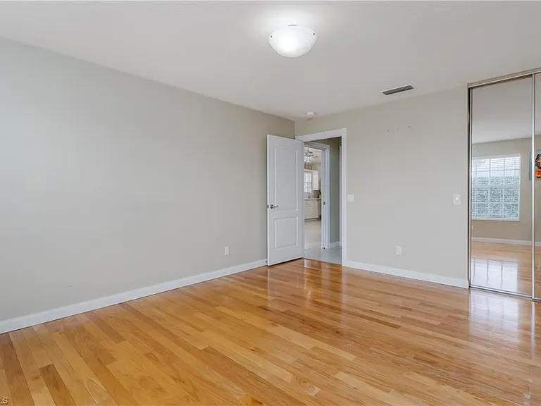 4949 Kingston Way — Photo 21