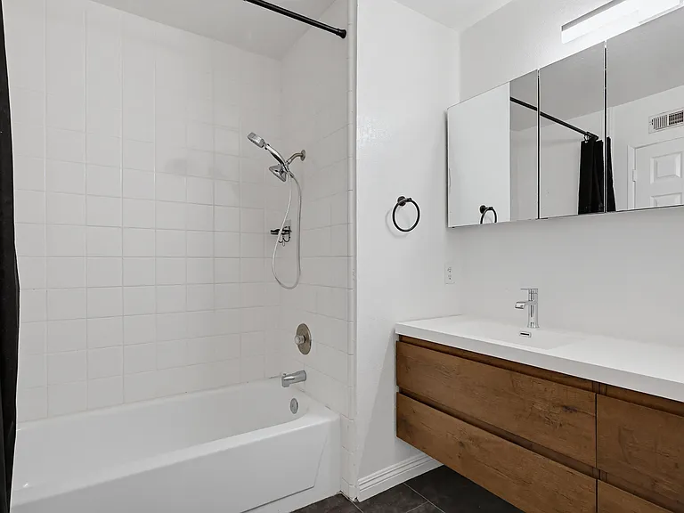 1609 Honeysuckle Ct — Photo 17