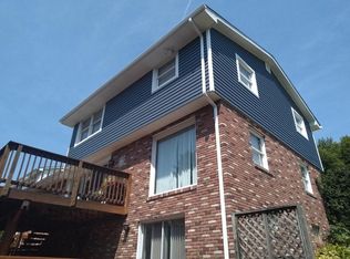 222 Melrose Dr, New Stanton, PA 15672
