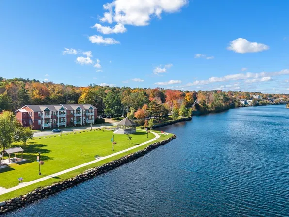 215 King St #307, Bridgewater, NS B4V 1A6