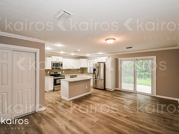 4th image of 1169 SE Magnolia Loop