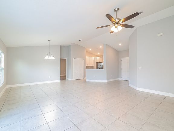 3rd image of 413 Brookfield Dr