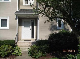 98 Oak Ridge Dr #98, Windsor Locks, CT 06096