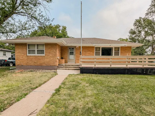 302 N Park St NW, Wagner, SD 57380