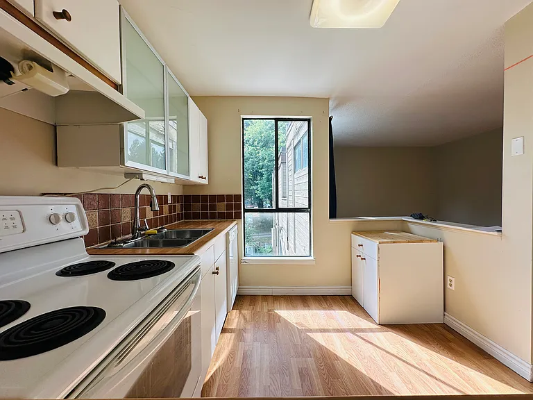 9131 Capella Dr #303 — Photo 7