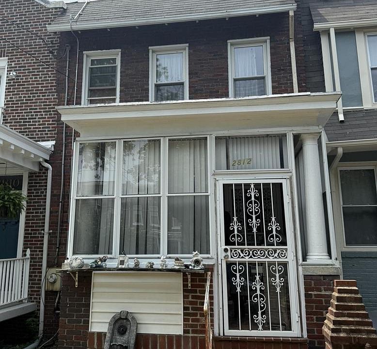 1st image of 2812 6th St NE