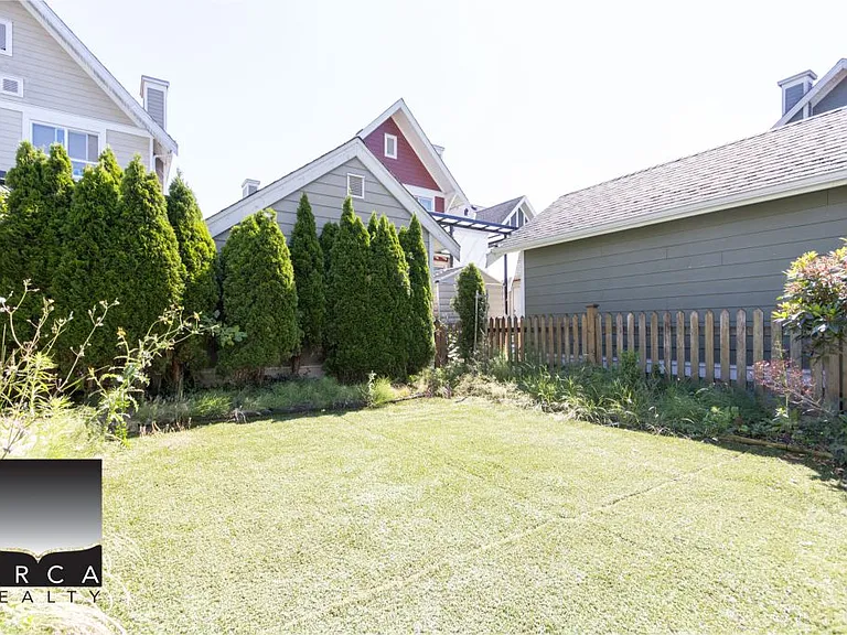 293 Camata St — Photo 13