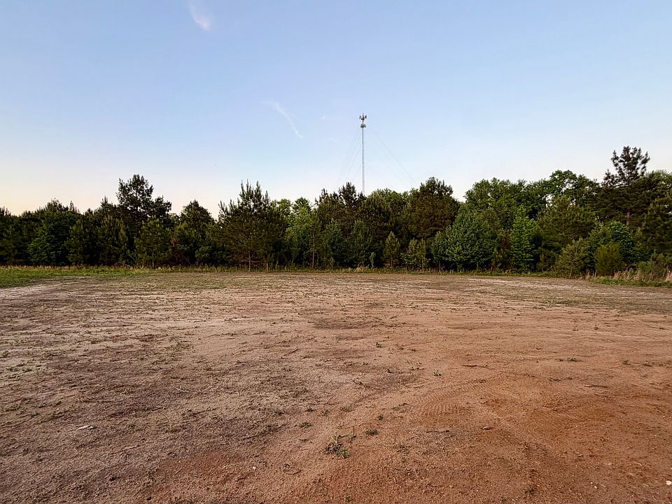 2nd image of 956 Collins Ln