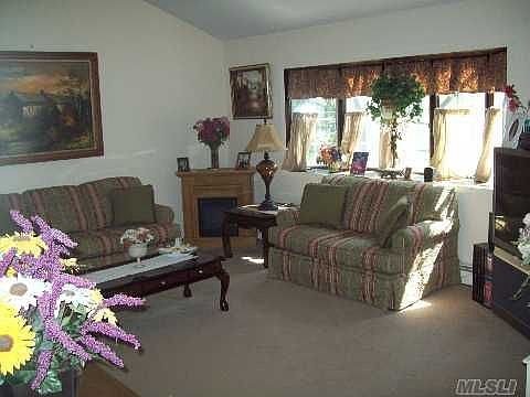 2nd image of 10 Dorchester Dr