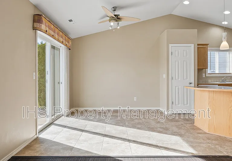 1701 W 30th Ave — Photo 17
