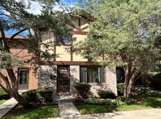 1S278 Windsor Ln, Villa Park, IL 60181