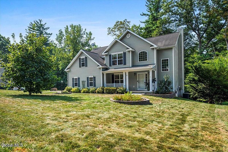 3rd image of 11 Sleepy Hollow Drive