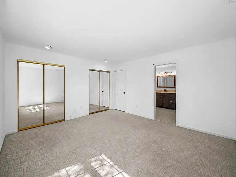 764 Charles Ct — Photo 15