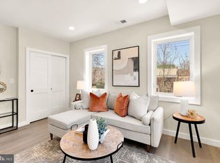 2639 41st St NW #5, Washington, DC 20007