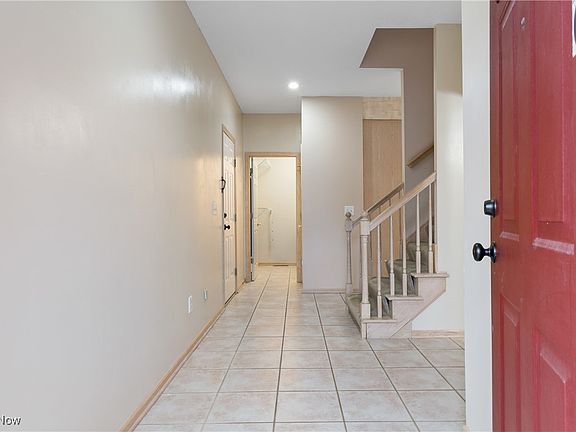 3rd image of 480 Lazzaro Blvd