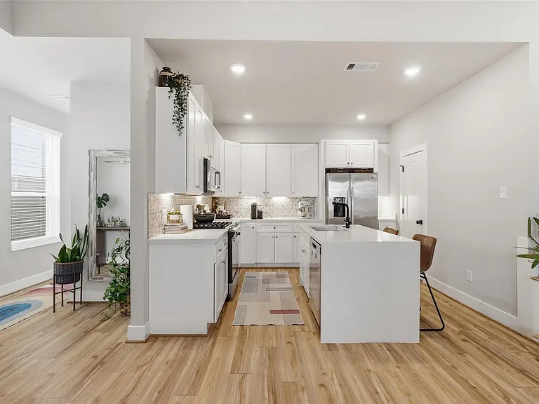 5825 Francis Oak Pl — Photo 6