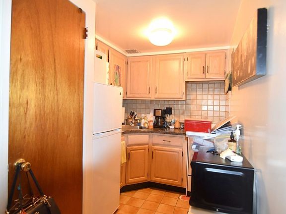 2nd image of 128 W 75th St APT 1A