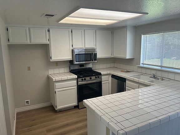 5th image of 39855 Snow Gum Ln