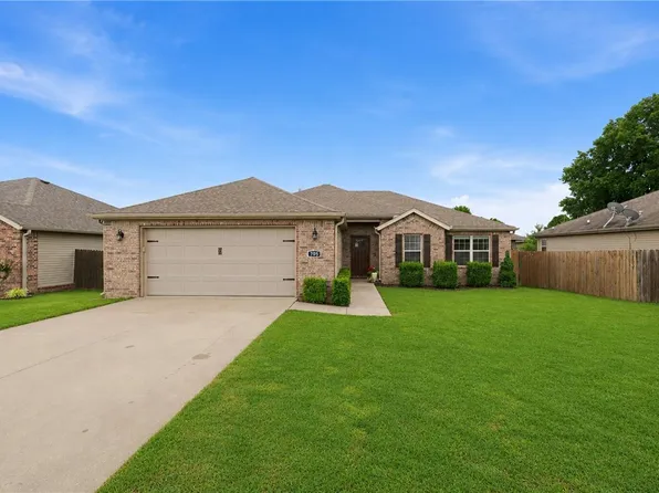 705 Olivia Ln, Centerton, AR 72719