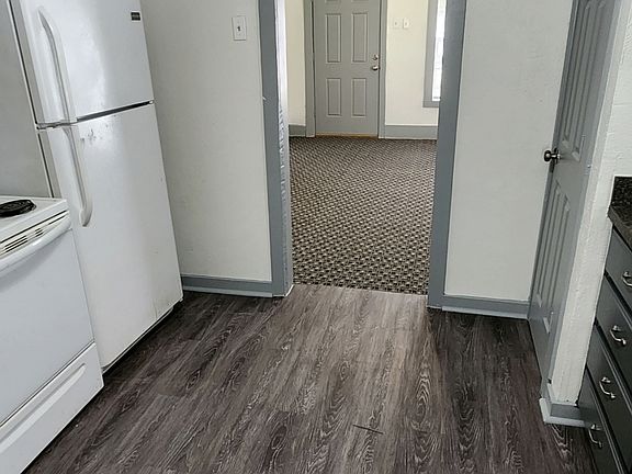 4th image of 310 Rock Hill Rd