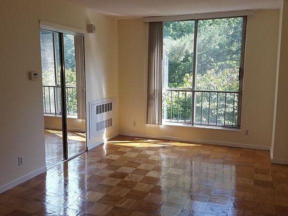 5th image of 99 Pond Ave APT 221