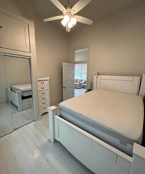 7529 Freret St — Photo 15