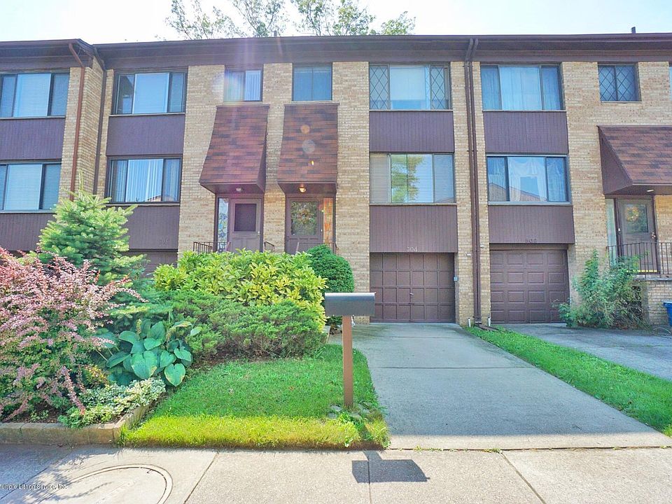1st image of 304 Grasmere Dr