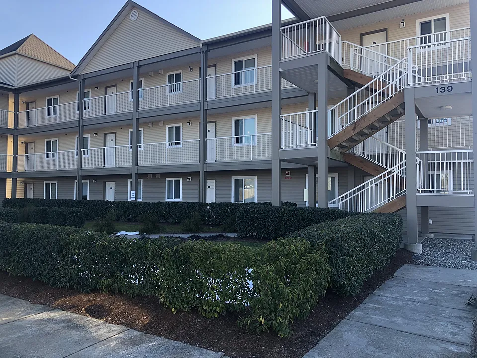 139 Prince Ave #106