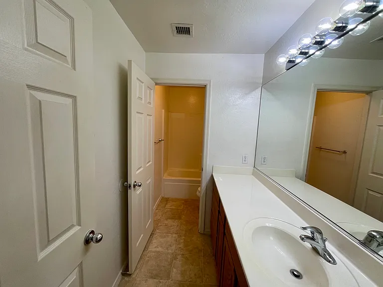 25853 W Elizabeth Ave — Photo 16