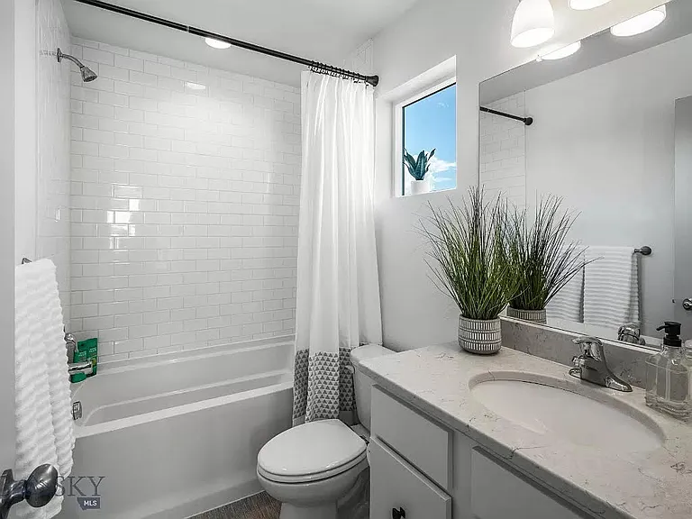 2394 Renee Way — Photo 9