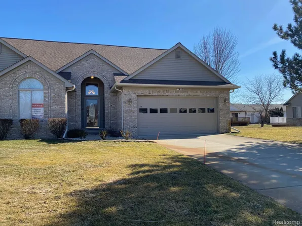 7220 Hawthorne Cir, Goodrich, MI 48438