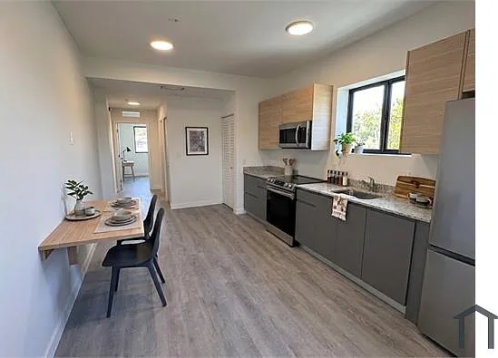 1 bed, 550 sqft, $2,200 — Photo 3
