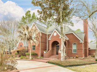 502 W Spreading Oaks Ave, Friendswood, TX 77546