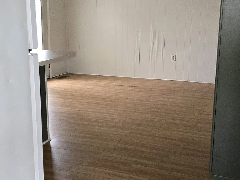 1551 Bingham Dr — Photo 2