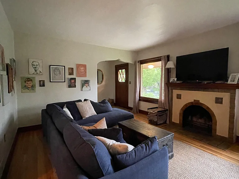 1365 S Glenmare St — Photo 2