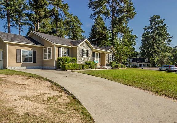 3rd image of 619 Spencer Ct
