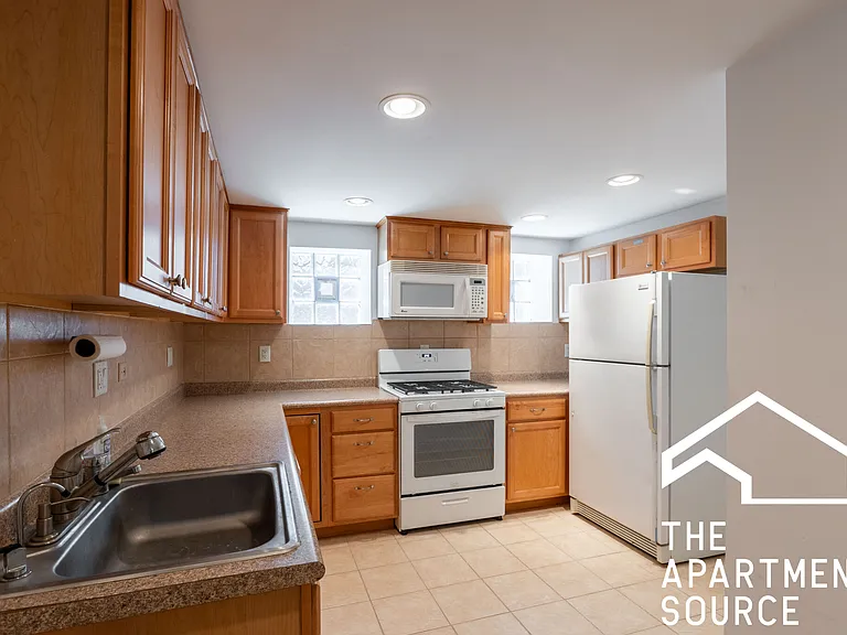 1821 W Cortland St #CH1 — Photo 1