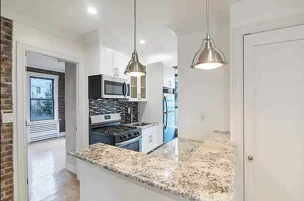 Rented by Compass | media 35