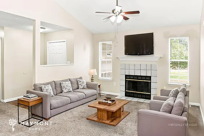 3 bed, 2.0 bath, 1284 sqft, $1,645 — Photo 4