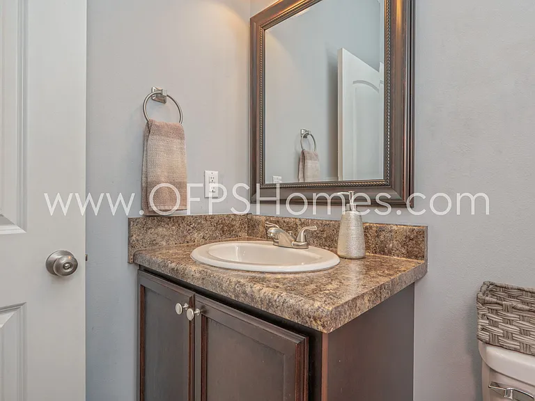 193 Johnson Ct — Photo 5